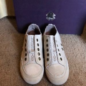 Lucky brand sneakers